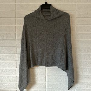 100% exclusive cashmere poncho/ shawl